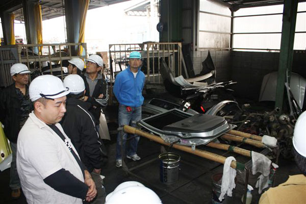 自動車解体工場見学会 ８